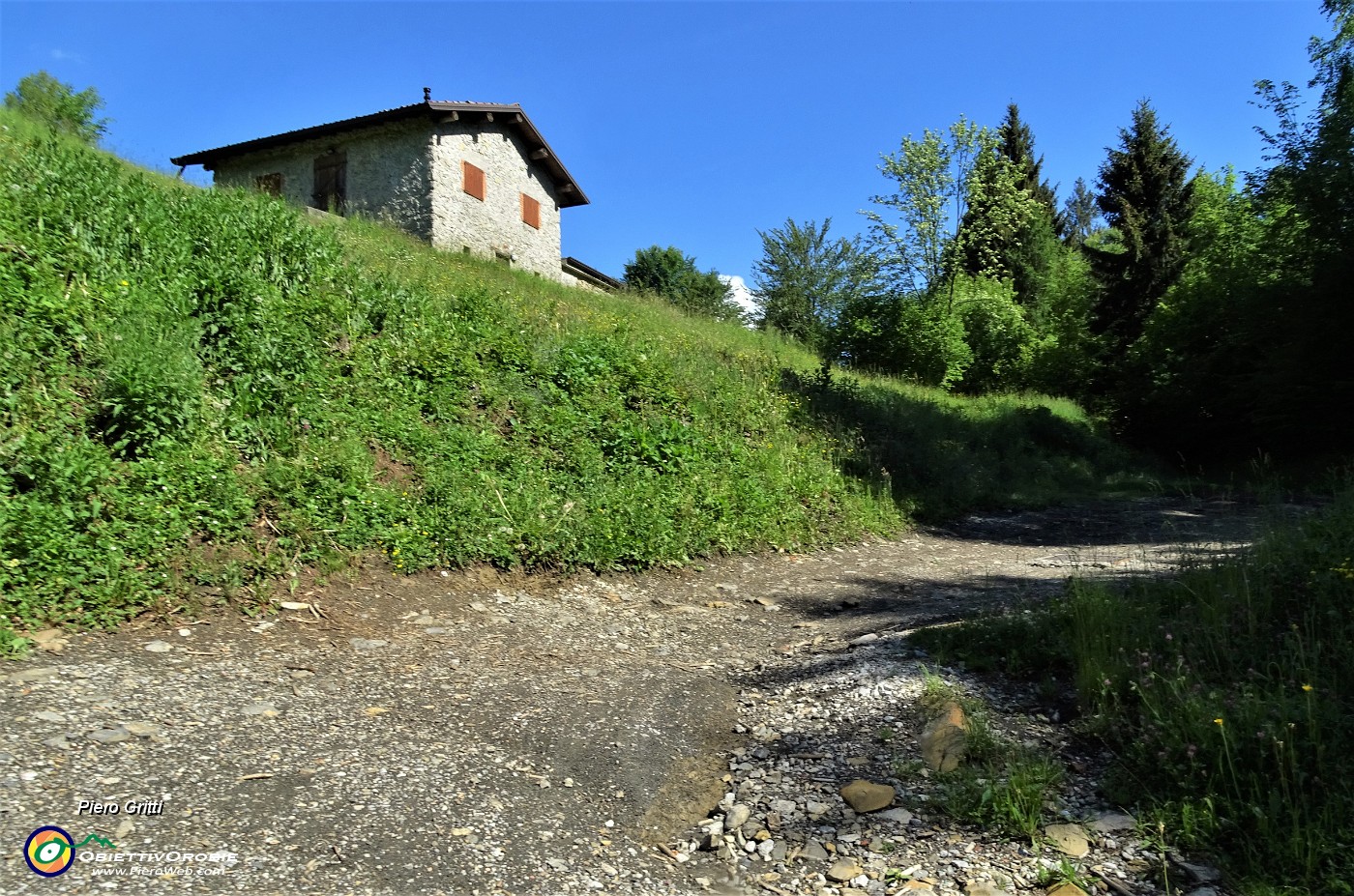 28 Qui prendo a dx per Bocchetta del Ronco e sentiero per il Pizzo Grande.JPG -                                